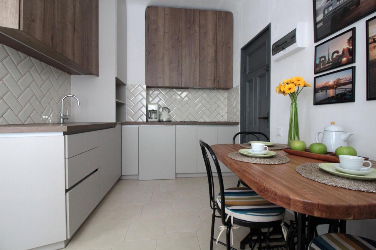 Charming 1br With Bath In Quiet Center Of * Рига