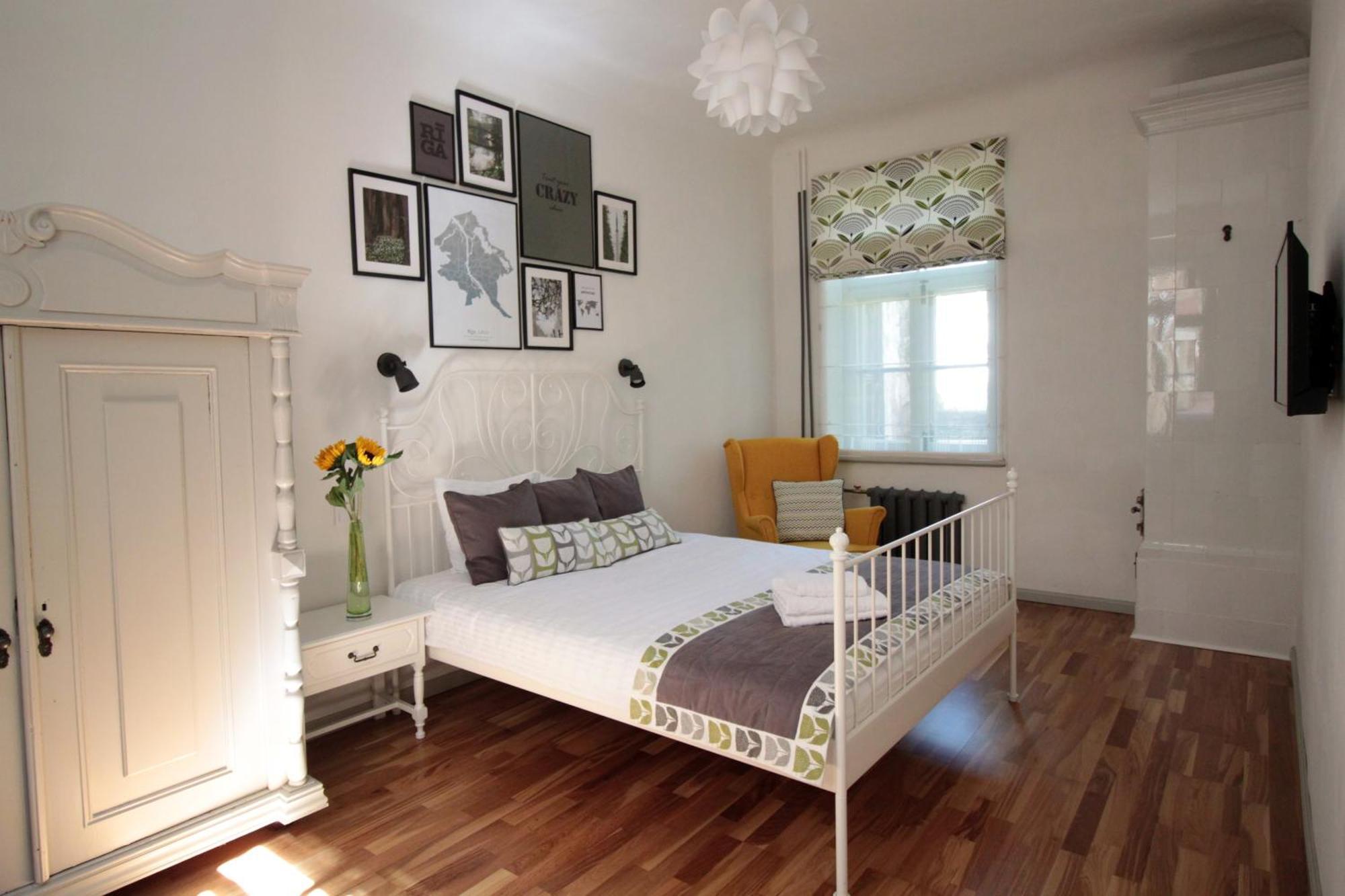 Charming 1br With Bath In Quiet Center Of Апартамент *